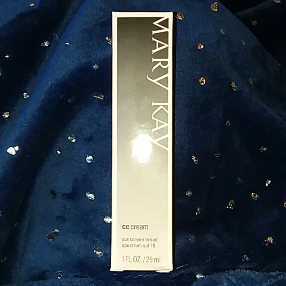 Mary Kay cc cream , very light, lot of 2